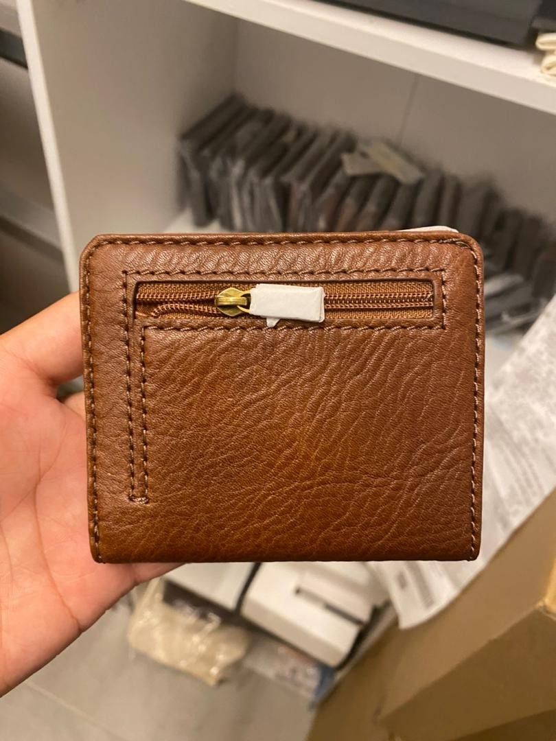 Fossil wallet mini, Women's Fashion, Bags & Wallets, Wallets & Card holders  on Carousell