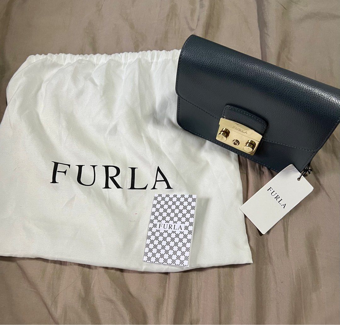 FURLA METROPOLIS Crossbody Mini, Women's Fashion, Bags & Wallets, Cross