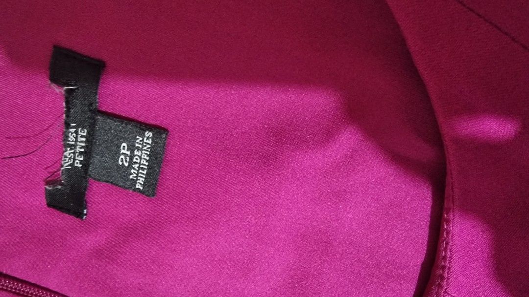 Fuschia Pink Office Corporate Dress Knee Length (Category: Dresses) located in Bacoor. Submitted by ri.natalia (Listing ID 1199390080, Image 3). Description: Fits small to medium frame.