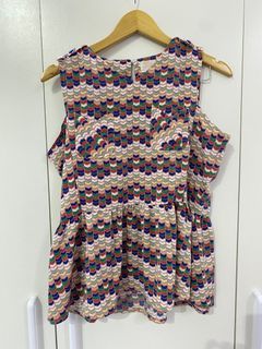 Gaudi top red