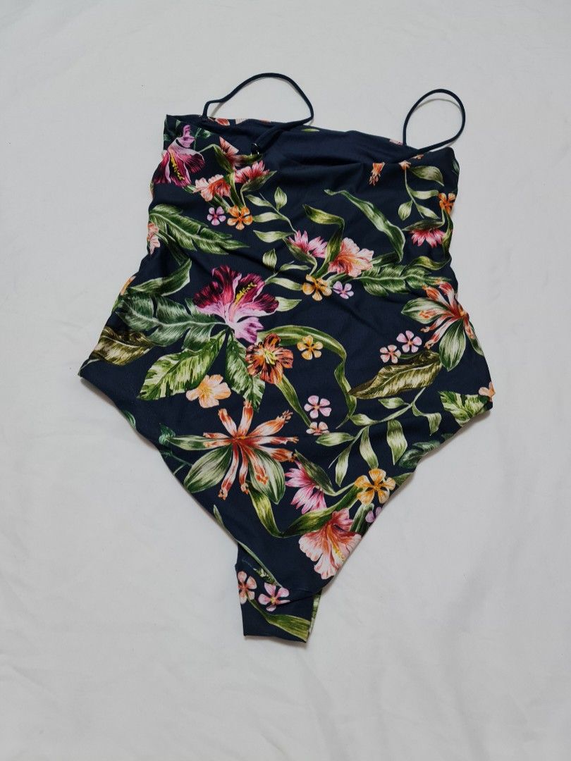 H&M One-Piece Swimsuit (Category: Bikinis & Swimsuits) located in Pasig City. Submitted by swift.decluttering (Listing ID 1199424467, Image 2). Description: Authentic.