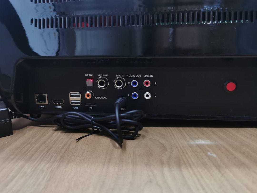 InAndOn Karaoke System 17" Touchscreen 4TB, 2x UHF microphone, Wifi