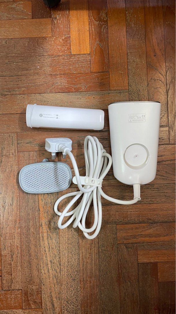 IUIGA Handheld Garment Steamer, TV & Home Appliances, Irons & Steamers