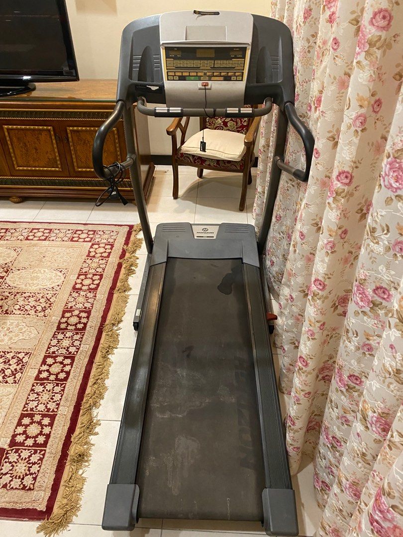 Johnson Fitness Horizon 832T Treadmill READ DESCRIPTION