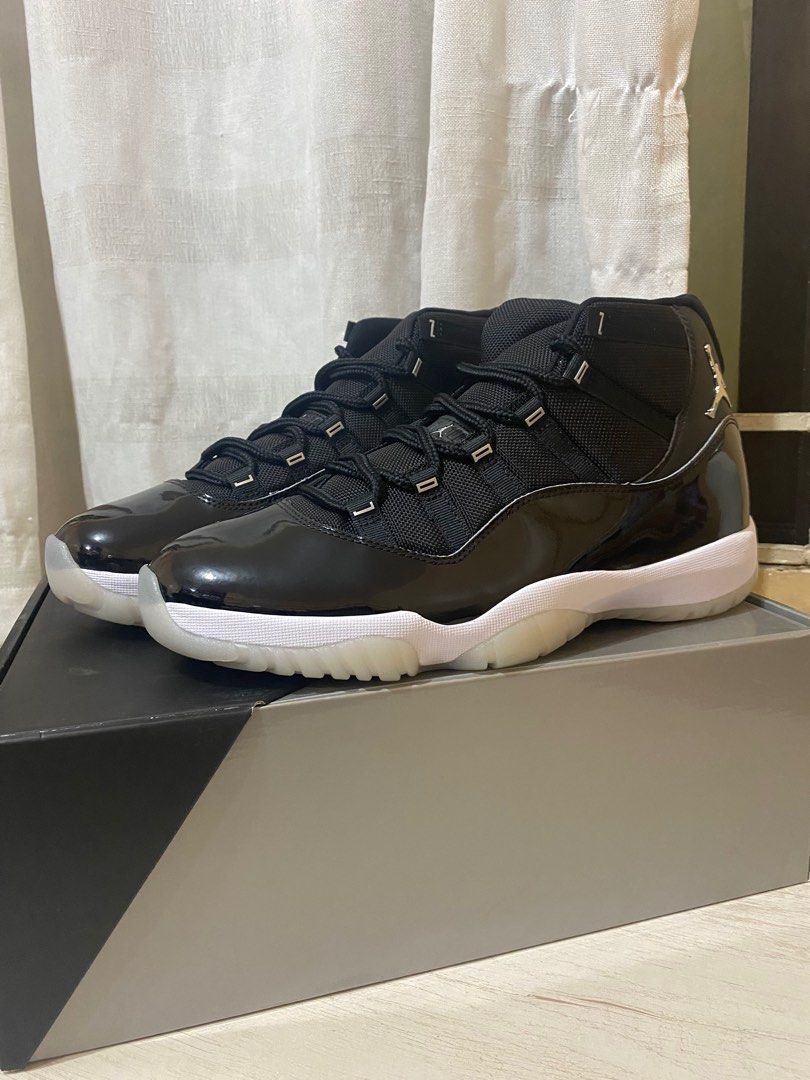 white jordans foot locker