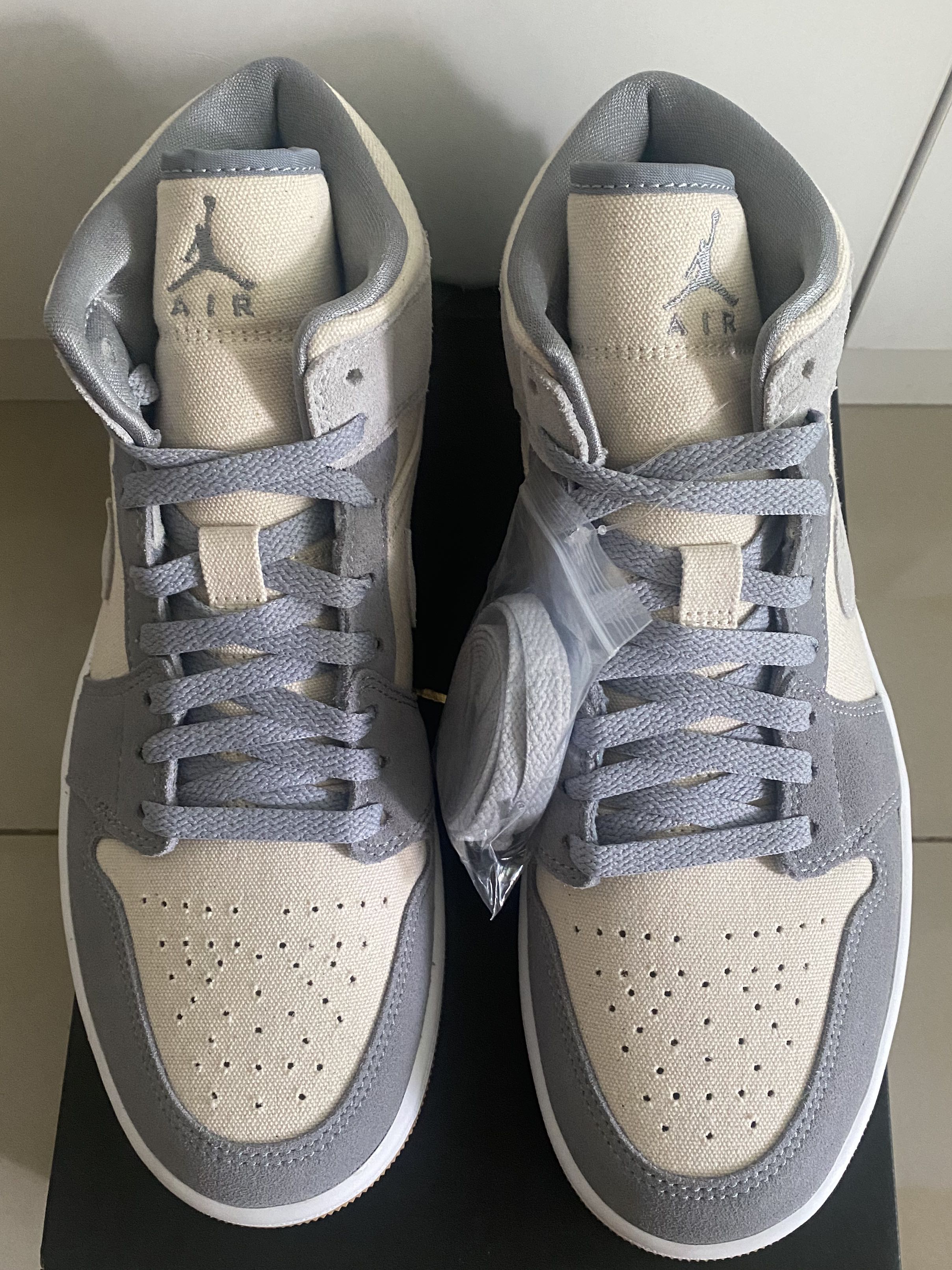 Jordan 1 Mid SE Coconut Milk Particle Grey 9US, Men's Fashion, Footwear