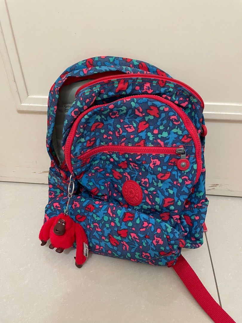 Kipling backpack （分類：背囊）位於 Hong Kong。 由 mostrilrat 提交（商品編號 1199378169，圖片 1）。簡介： 狀況良好，有意可以私信，可以順豐到付 長26cm、闊15cm、高36cm。
