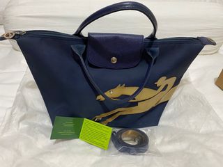 (Category: ) located in . Submitted by laniespreloved (Listing ID 1199409759, Image 1). Description: .