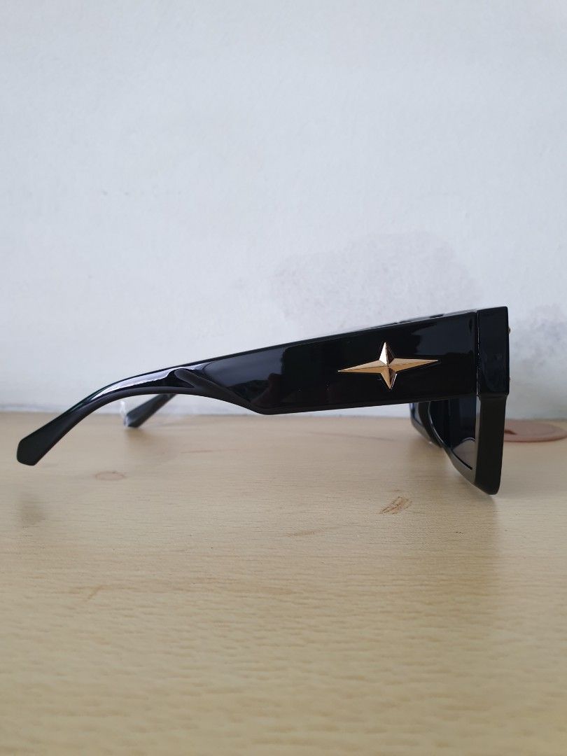 Shop Louis Vuitton 2021-22FW Cyclone sunglasses​ (Z1578E) by SkyNS