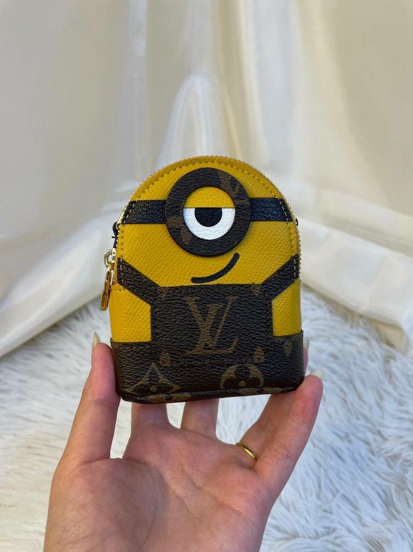 Louis Vuitton Ancient Chinese transformation Minions change purse