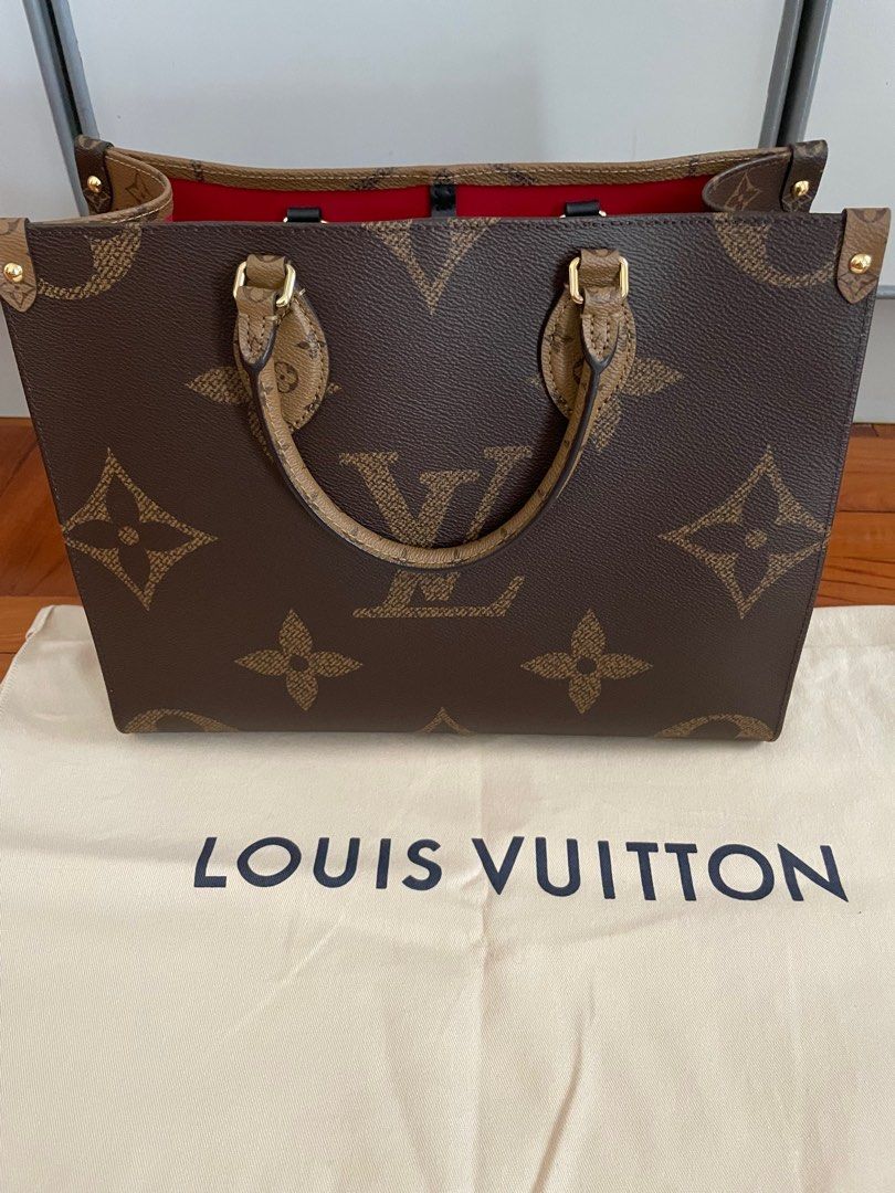 LV On The Go MM Black Leather, Women's Fashion, Bags & Wallets, Purses &  Pouches on Carousell