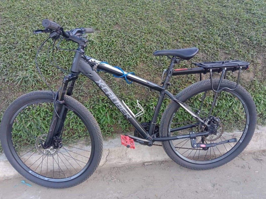 Hydraulic in bike outlet