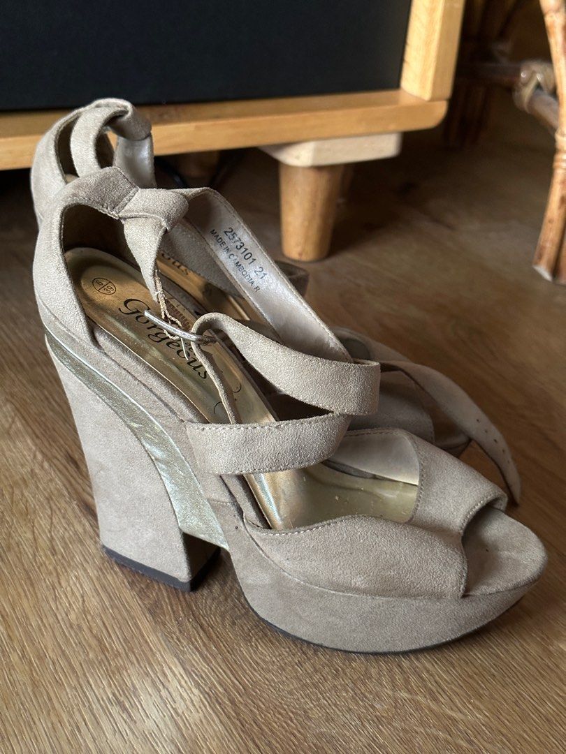 Newlook 2025 grey heels
