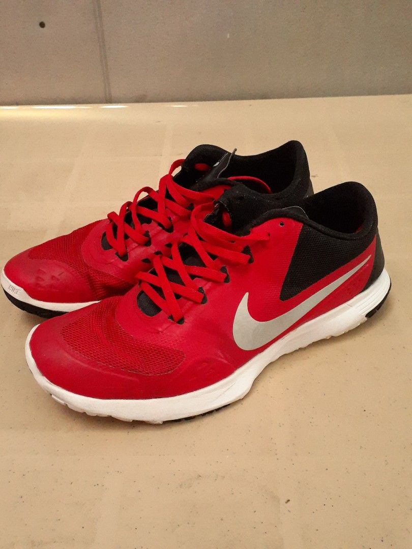 buy nike running shoes