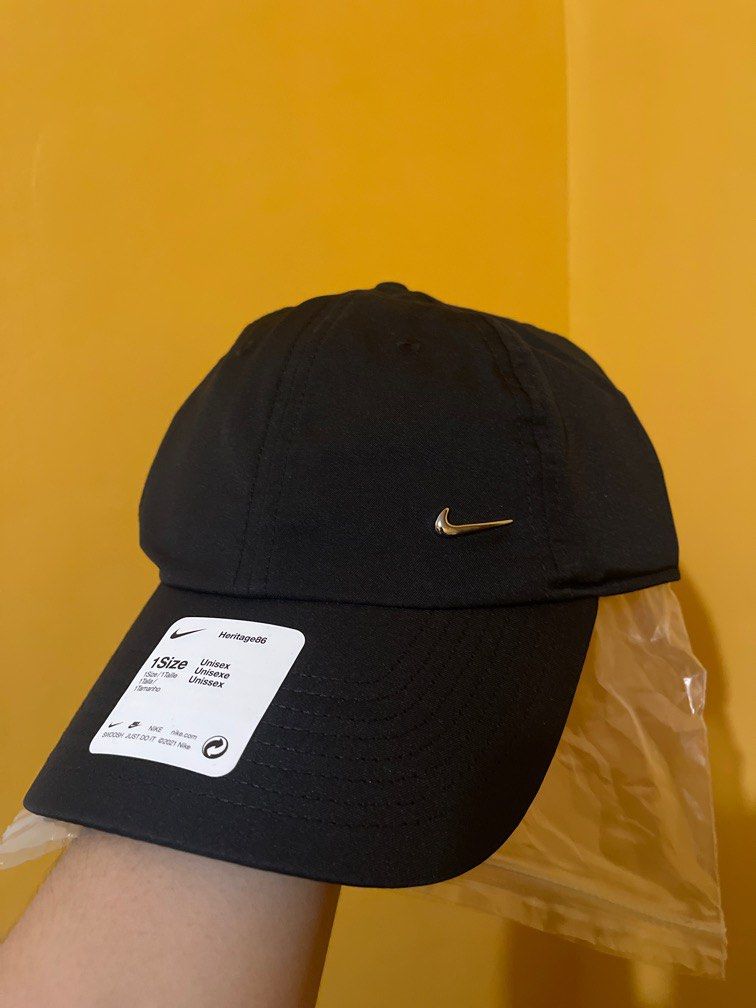 NIKE Sportswear Heritage86 Cap (Category: Caps & Hats) located in Apalit. Submitted by calmtrading (Listing ID 1175705989, Image 3). Description: LAST PRICE POSTED Brand New 109% Original Black color Curved peak Adjustable closure for a custom fit.
