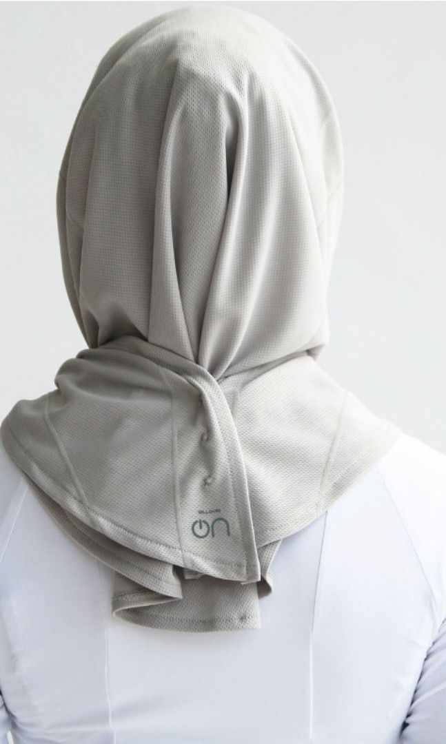 Olloum active performance scarf mini in cinnamon, Women's Fashion, Muslimah  Fashion, Hijabs on Carousell