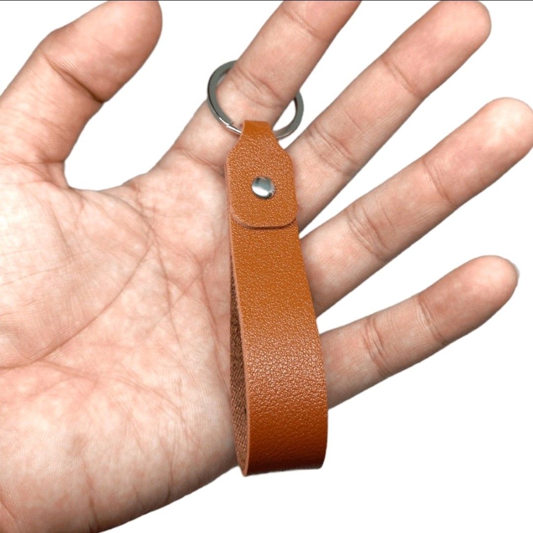 Personalized Leather Key Chain (Category: Handmade Craft) located in Pasig City. Submitted by alyssascraftandwoodworx (Listing ID 1199248205, Image 3). Description: Personalized Leather Keychain * name engrave * add 5 pesos for card For any inquiries just DM me or text to 09277261260 Thank you and God Bless ❤..