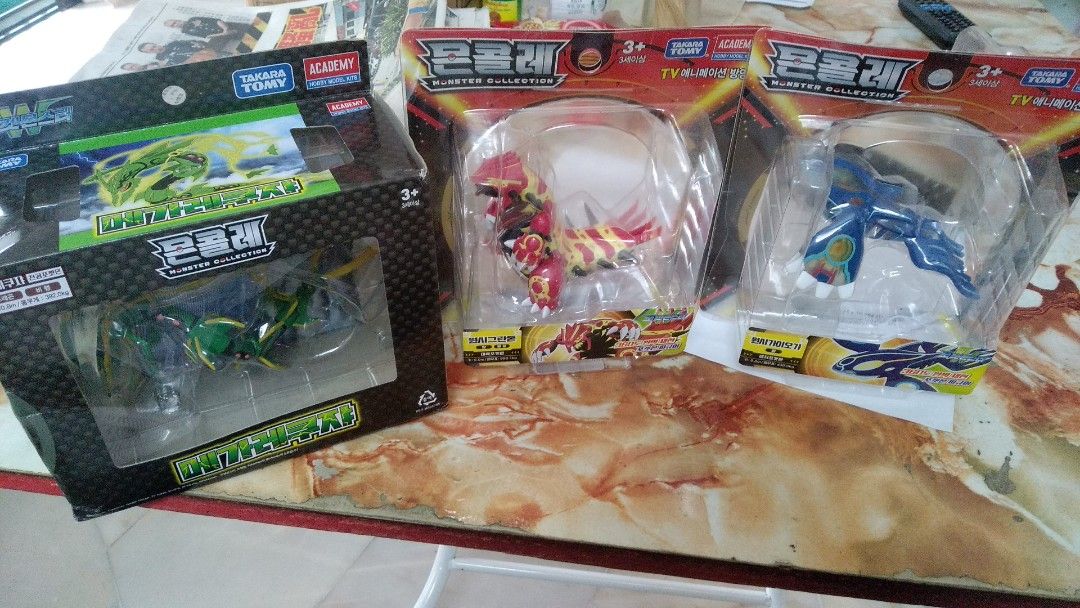 Mega hot sale rayquaza tomy