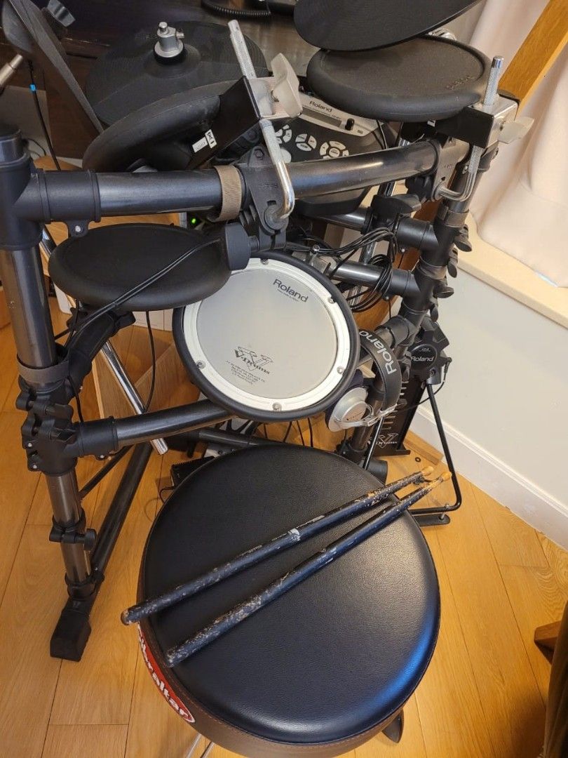 Roland percussion sound module TD6V Used, 興趣及遊戲, 音樂樂器 & 配件, 樂器 Carousell