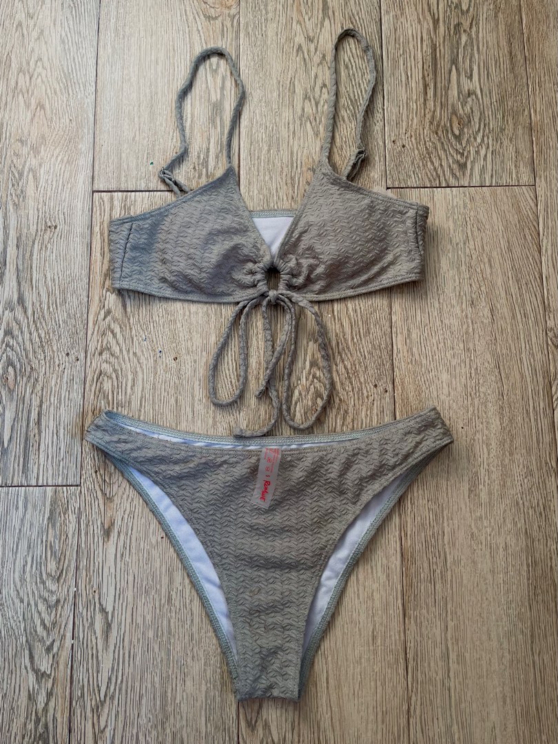 ROMWE Colorblock Ruffle Hem Bikini Swimsuit