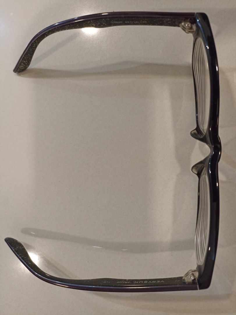 Spectacles Frame (Category: Sunglasses & Eyewear) located in Puchong. Submitted by LSL3263 (Listing ID 1199381521, Image 2). Description: rarely use. like new condition..