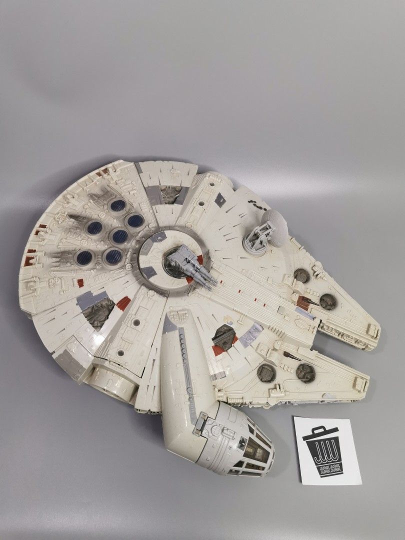 Millennium falcon cheap toy 2004