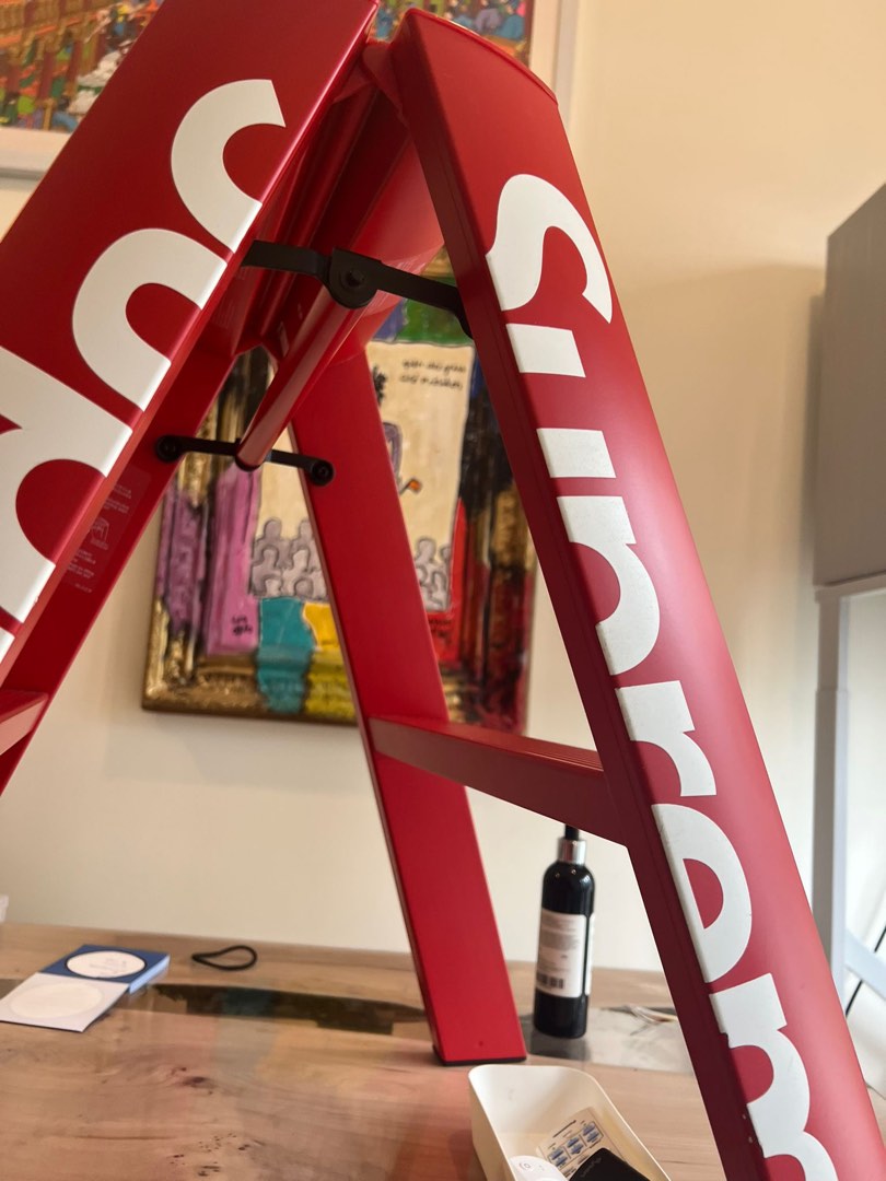 Supreme Lucano Step Ladder, 傢俬＆家居, 其他, 梯- Carousell