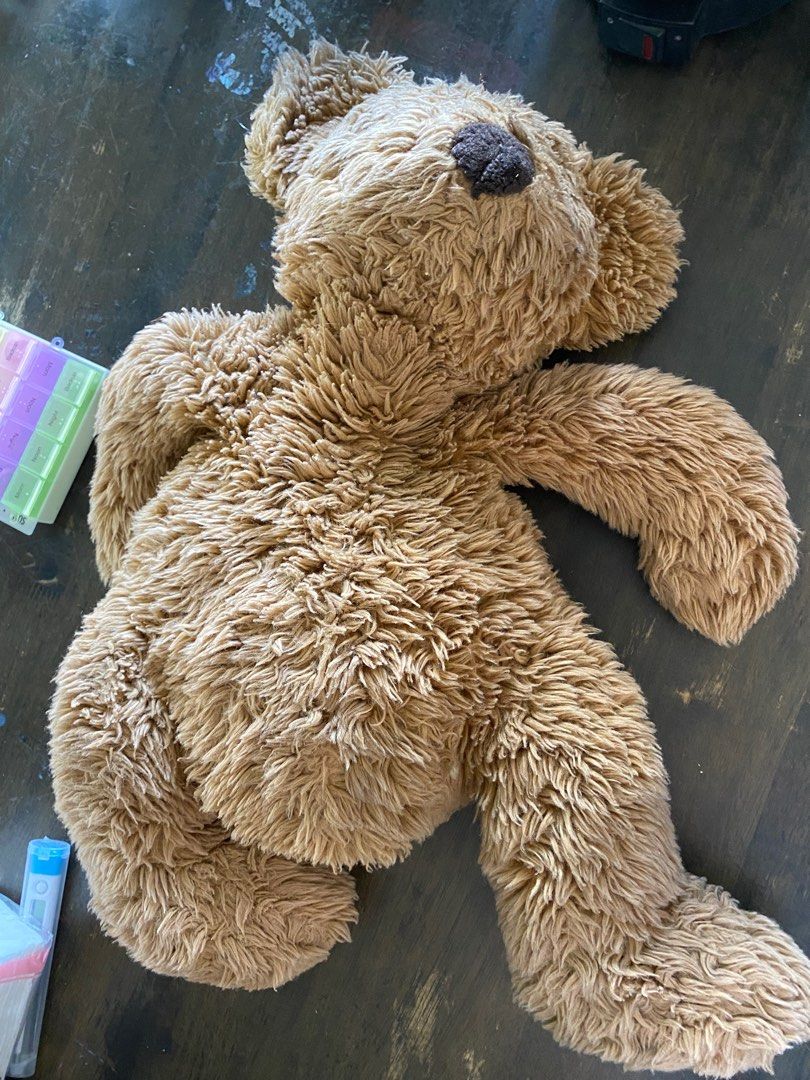 teddy bear (Category: Plushies & Soft Toys) located in Pasig City. Submitted by cyeli (Listing ID 1199269819, Image 2). Description: washable not really soft, more on the firm side price negotiable.