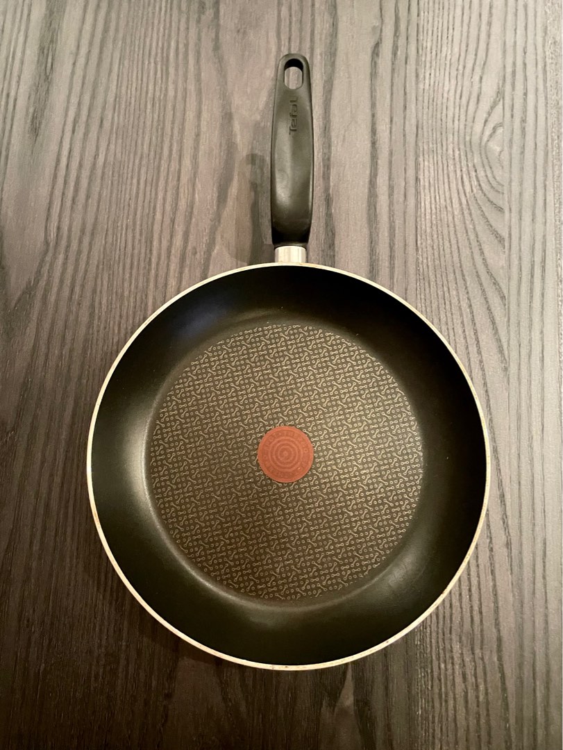 Tefal frying pan (NO induction. Made in France), Furniture & Home