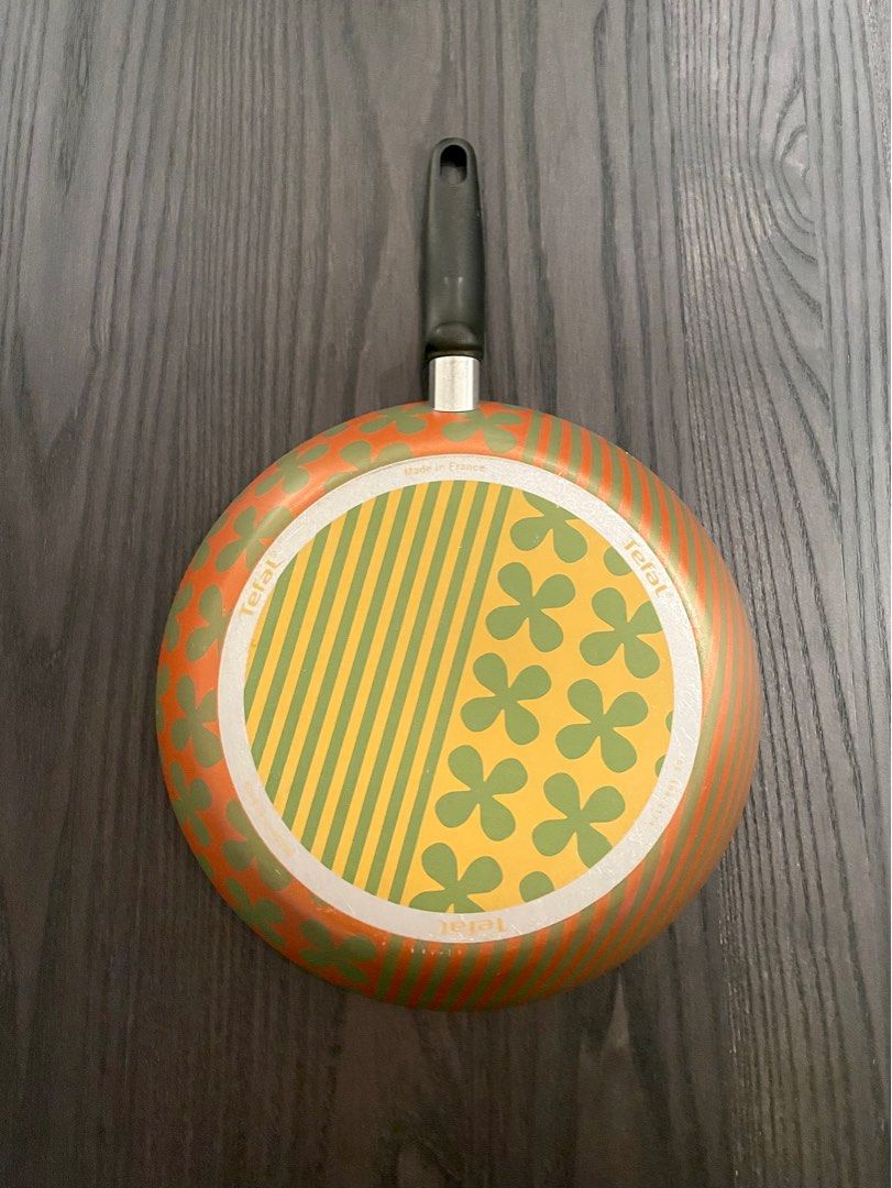 Tefal frying pan (NO induction. Made in France), Furniture & Home Living, Kitchenware