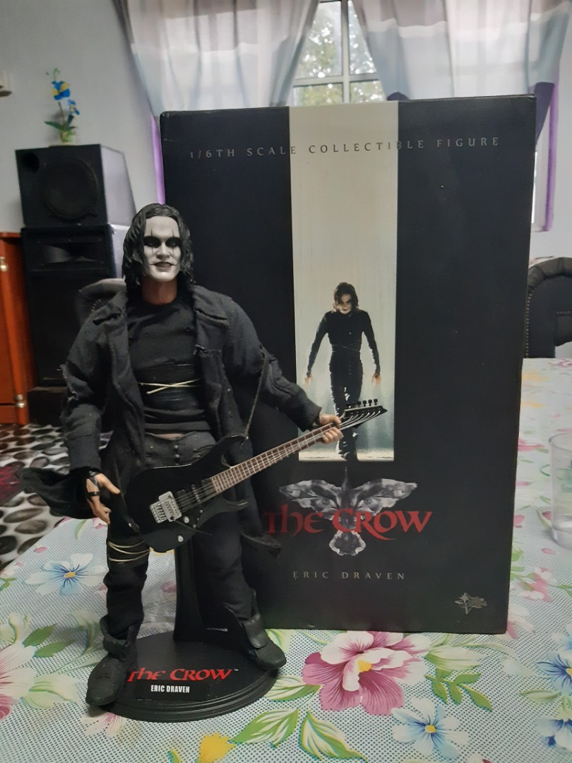 Hot toys the crow cheap