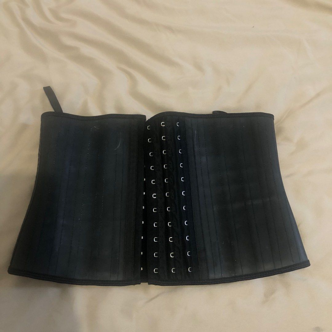Training corset from corset_ig (Category: Others Tops) located in Manila. Submitted by shopwithbestie (Listing ID 1199242404, Image 1). Description: RFS: downsize Super effective 💯.