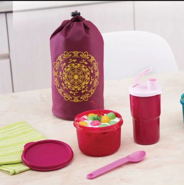 Tupperware lunch set, Kitchen & Appliances di Carousell