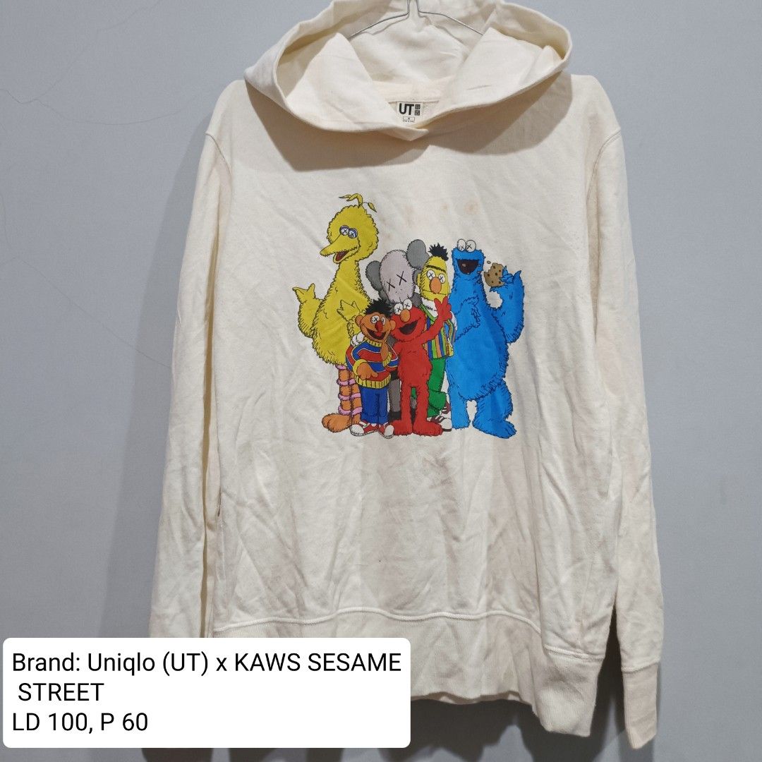 Uniqlo UT x KAWS Sesame Street hoodie Fesyen Pria Pakaian Baju Luaran di Carousell