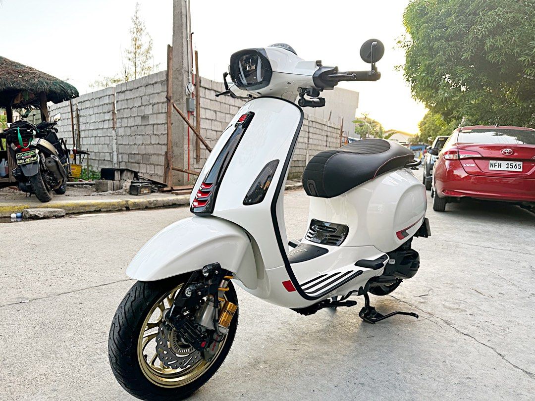 2021 Vespa Sprint S Super Loaded (Category: Motorbikes for Sale) located in Bacoor. Submitted by myronemz8 (Listing ID 1199341774, Image 3). Description: For Sale/Swap 2021 Vespa Sprint S Complete documents owners manual and service booklet Super Loaded Worth of Load around 500,000 to 530,000 Remus Exhaust Marus V3 Gold Marus Lever Marus Lowering Kit Polini clutch Polini Variator HD Corse Headlight HD bar end mirror Sip Grip Sio Gauge Brembo fron