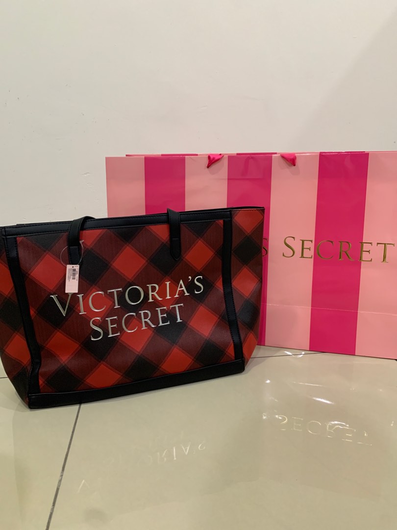 VICTORIA SECRET TOTE BAG CHRISTMAS RED SHOULDER BAG Women s