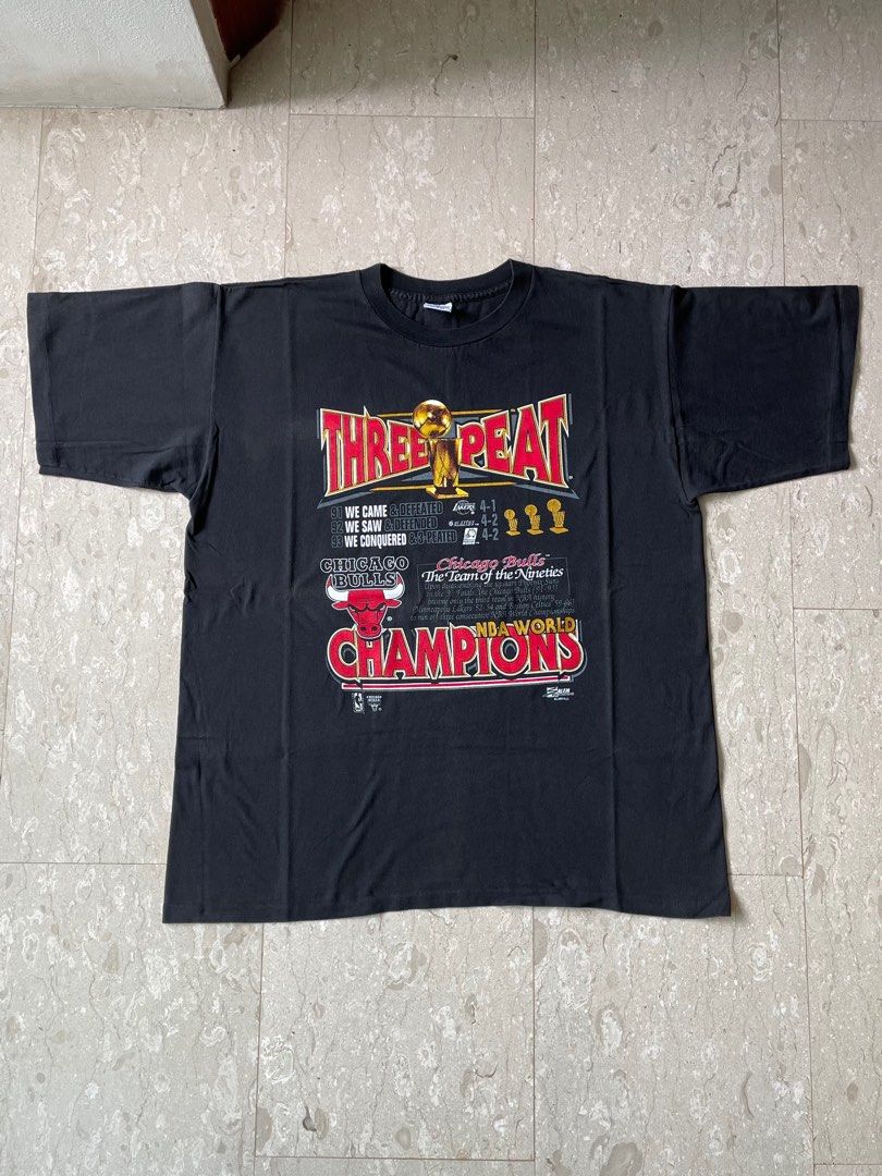 Vintage Chicago Bulls 1993 Three Peat Champions T-shirt -  Norway