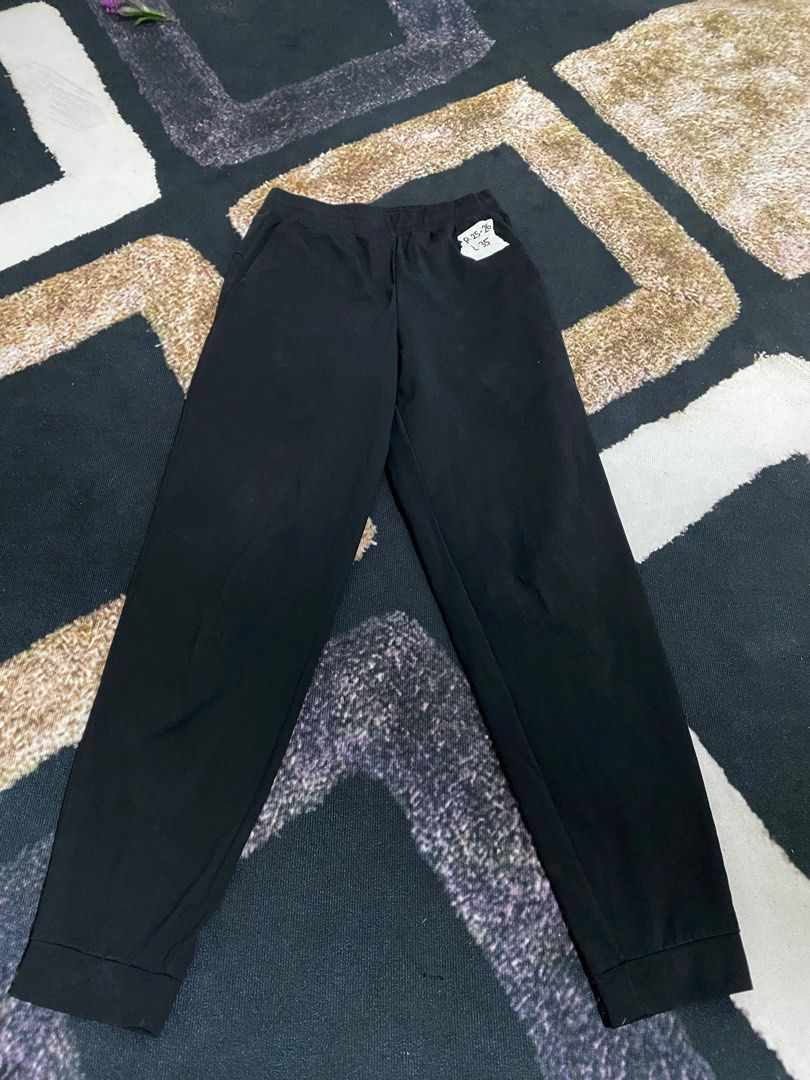 Women Uniqlo DRY-EX Ultra Stretch Active Ankle Pants, Women's Fashion,  Activewear on Carousell