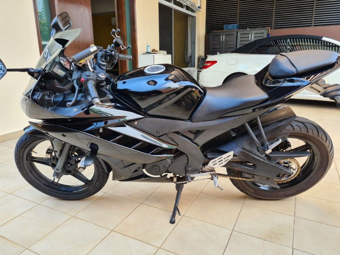 Yamaha r15 outlet v2 black colour