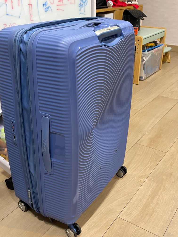 30 American Tourister