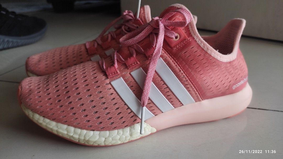 Adidas gazelle boost top women