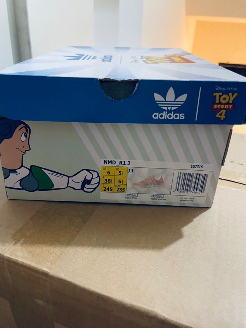 Adidas nmd sales r1 box