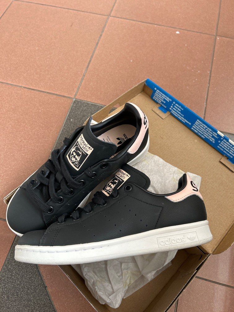 Stan smith deals black and pink