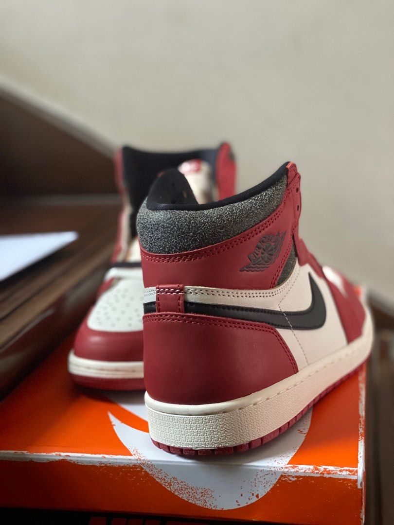 Air Jordan Retro High OG Chicago Lost and Found Original, Fesyen Pria,  Sepatu Sneakers di Carousell