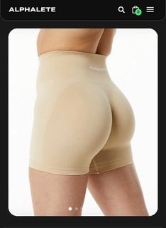 (Category: ) located in . Submitted by wardrobe8802 (Listing ID 1199505222, Image 1). Description: .