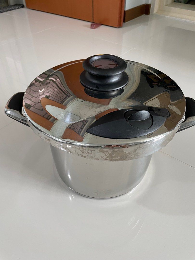 AMC branded pressure cooker (Cash & carry), TV & Home Appliances
