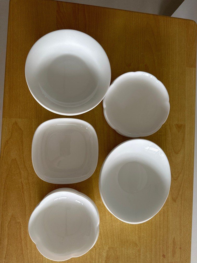 Assorted plates, Furniture & Home Living, Kitchenware & Tableware