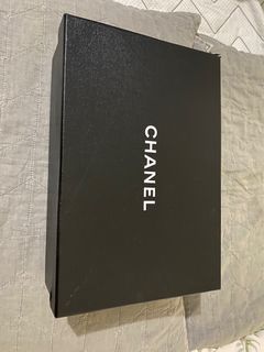 Authentic Chanel Sandal Box not magnetic