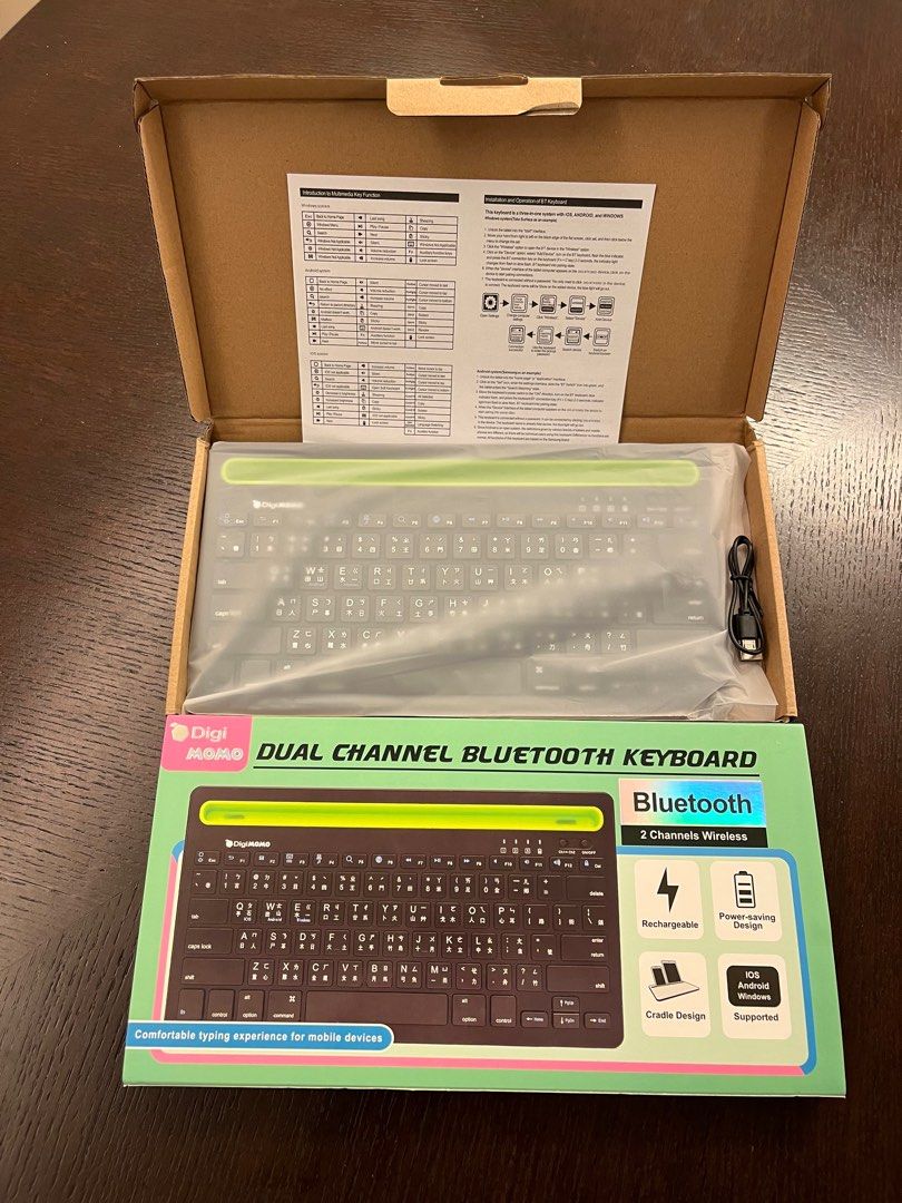 Bluetooth keyboard （分類：電腦滑鼠及相關產品）位於 Hong Kong。 由 ludwig 提交（商品編號 1199625421，圖片 1）。簡介： PRODUCT SPECIFICATIONS * Model: DIG-BTK3002 * Operating Distance: 10m * No. of keys: 78 keys * Wireless technology: Bluetooth * Sleep mode: after 10 minutes of inactivity * Charging time: ~ 2 hours “ Lithium Battery Capacity: 150 mAh * Uninterrupted working time: ~ 40 hours * Standby time: ~ 30 days * Operating system: iOS / Android / Windows * Product size: 289x