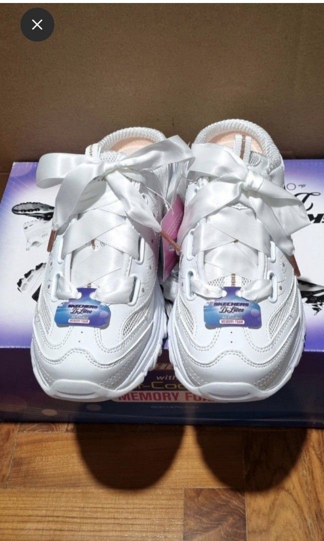 White skechers for women top